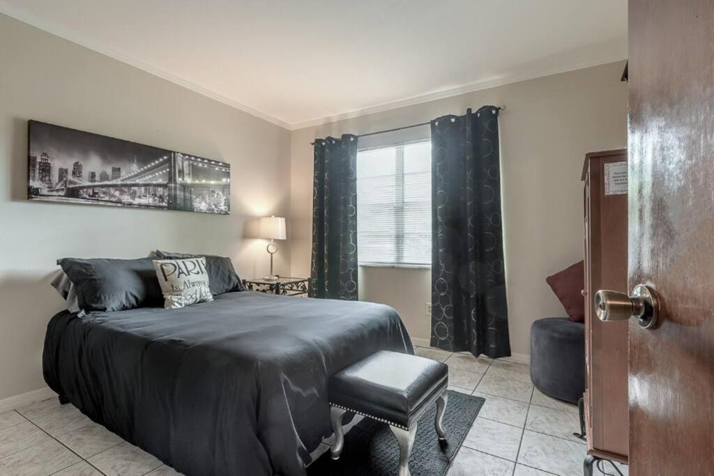 Glendale Getaway Prime Location Apartment