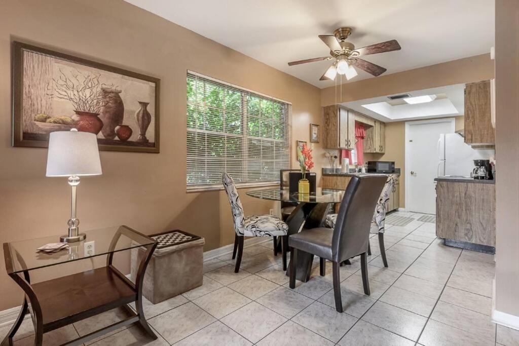 Glendale Getaway Prime Location Apartment